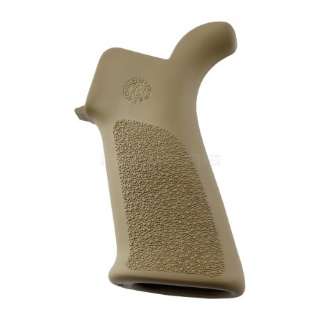 Hogue AR-15/M-16 OverMolded Rubber Beavertail Grip - FDE - 